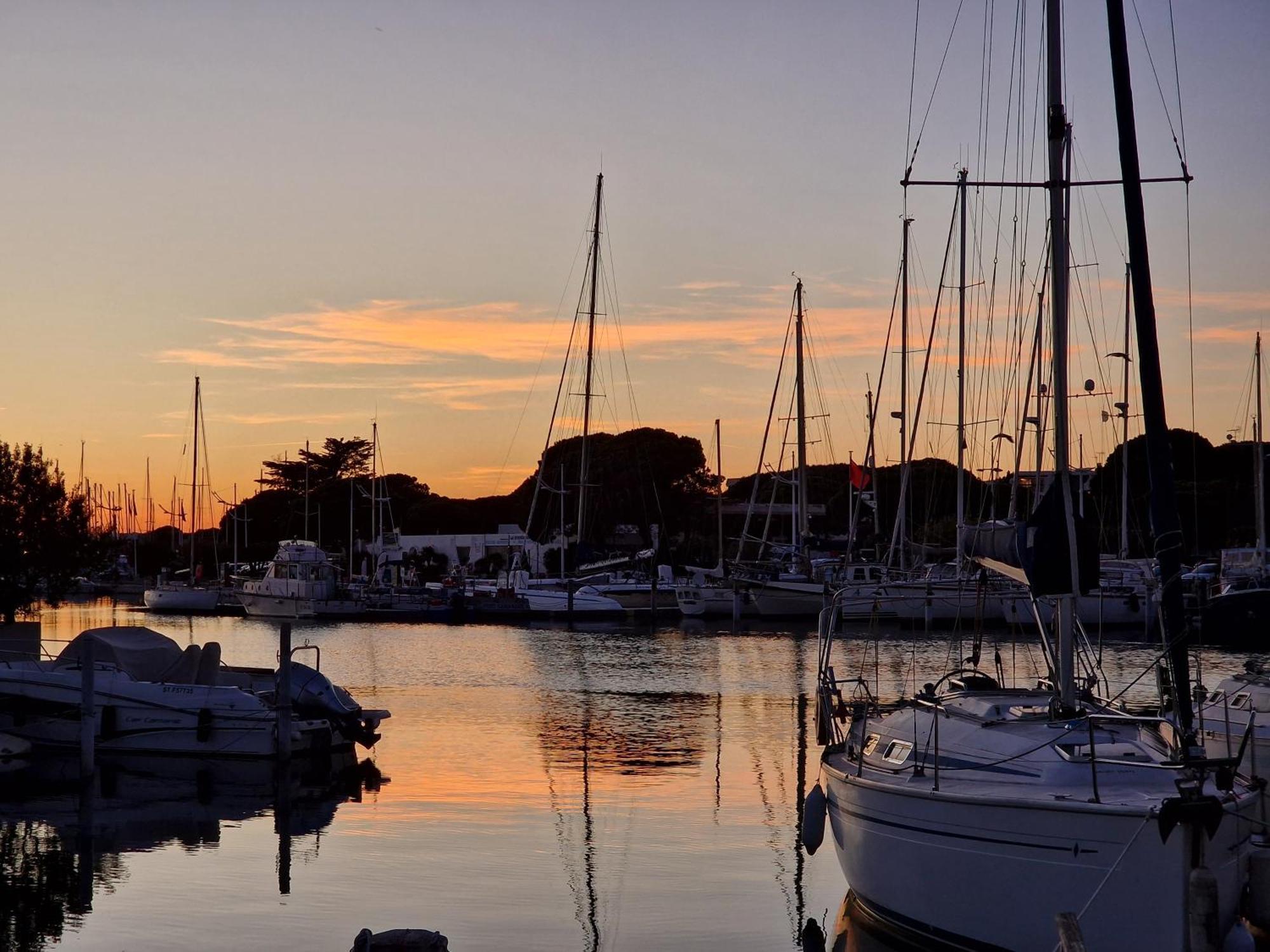 Marina Exceptionnelle - 8 Pers - 120 M2 Vue Mer - Suites Parentales - Cinema - Ponton Le Grau-du-Roi Eksteriør billede